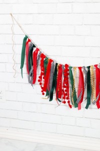 GUIRLANDE DE CHUTES NOËL 2 LA CADETTE FRIPERIE ATELIER PARIS 75012 LA PETITE ROCKETTE