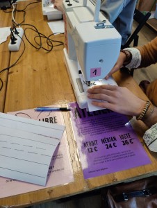 LA CADETTE FRIPERIE ATELIER INITIATION À LA COUTURE SUR MACHINE À COUDRE