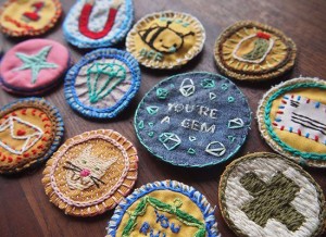 PATCHS ET ÉCUSSON LA CADETTE FRIPERIE ATELIER PARIS 75012
