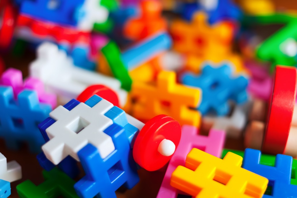 Plastic eccano set for children. Small DOF